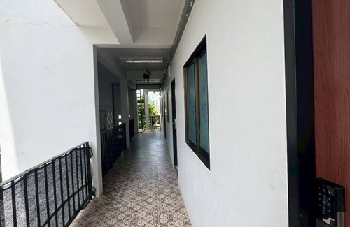 Dok Mai Apartment | Sukhum Suvarnabhumi Airport Guest House
