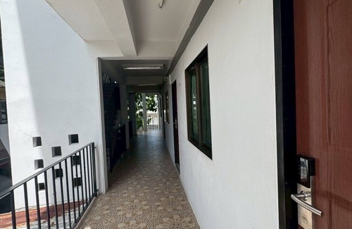 Dok Mai Apartment | Sukhum Suvarnabhumi Airport Guest House