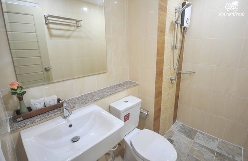 Nai Mueang Hotel | Sukkhamas Pirom Hotel