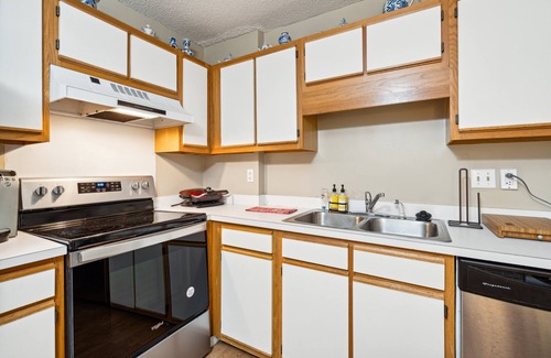 Sullivan's Island Condo | Sullivans Island condo, centrally located, near beach & more - 20 Island House