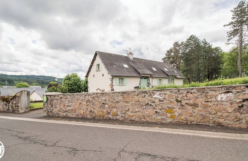 Saint-Sauves-d'Auvergne House | Sully - Saint-sauves-d'auvergne