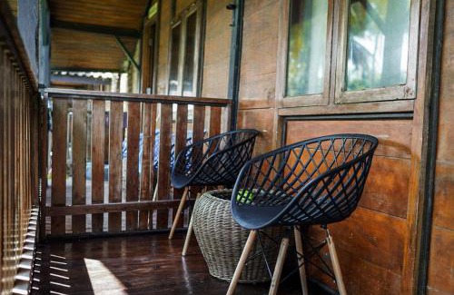 Tanjung Setia Resort | Sumatra Surf Resort