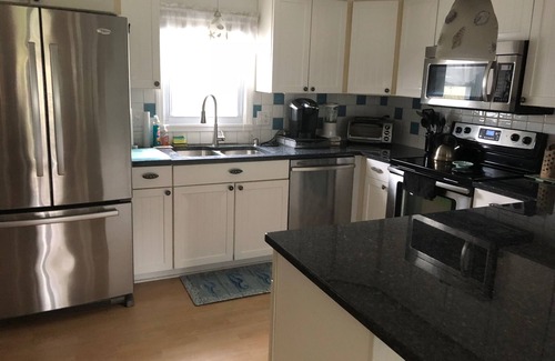 Point Judith House | Summer 2025 Availability - Walk to Family Friendly Beach