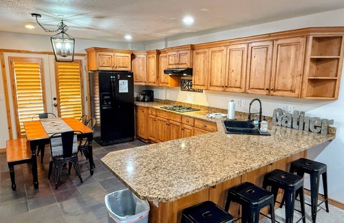 Eden Condo | SUMMER ALERT - Steps to Hot Tub - Family friendly