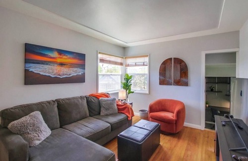 Bay Park House | Summer at Dolphin Bay Hideaway pet-friendly yard!