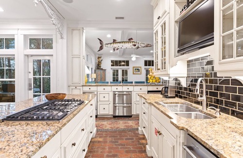 Cottage District House | Summer Availability! 6 Primary suites! Pool Table! Ping Pong! Arcade Games! Close to Seaside!