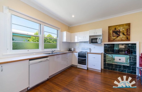 Hat Head House | Summer Bay Cottage Hat Head linen included. Minimum 3 night stay.
