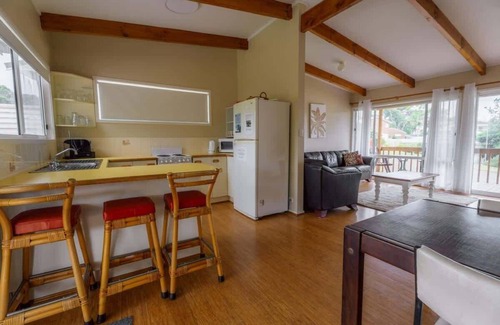 Kioloa House | Summer Beach House - seconds to beach & cafe
