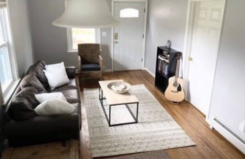 Navesink House | Summer Beach house , 3bds, WiFi, 5 min to Beach National park Fort Hancock!