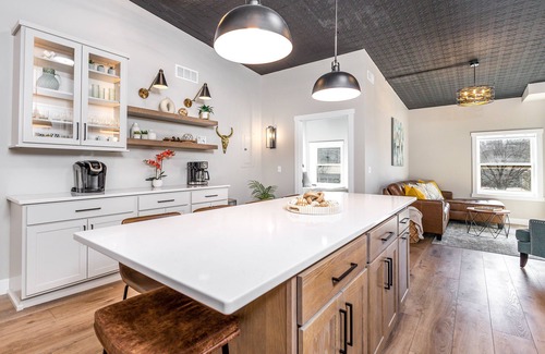 Galena Apartment | Summer Bliss @ Gazette Suites on Commerce St! Steps 2 Main St! Parking Spot!