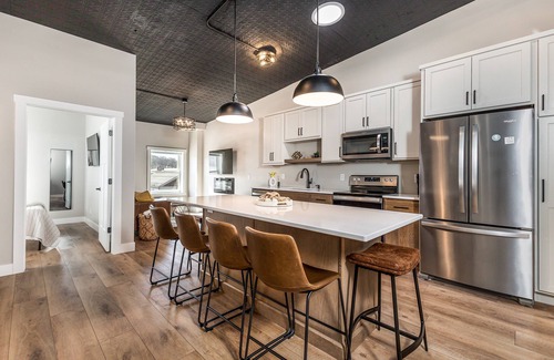 Galena Apartment | Summer Bliss @ Gazette Suites on Commerce St! Steps 2 Main St! Parking Spot!