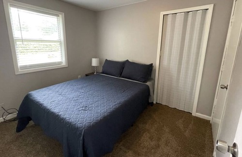 Taylor Apartment | Summer Boaters Crash Pad * Spacious 3BR 3 Bath * Near DTW