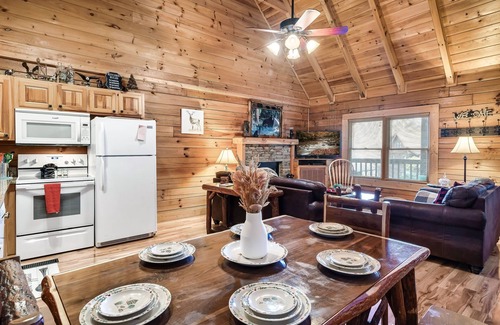 Pigeon Forge Cabin | Summer Break in Pigeon Forge