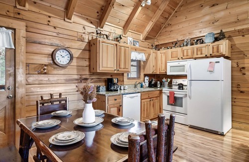 Pigeon Forge Cabin | Summer Break in Pigeon Forge