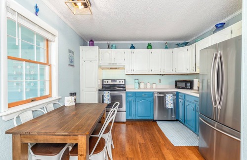 Caine Woods Condo | Summer Breeze l North Ocean City l Charming 2BR l Large Deck l Walk to Beach!