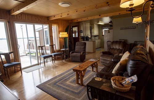 Frazee Cabin | Summer Breeze on Little McDonald Lake