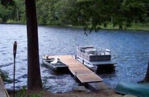Strafford Cottage | Summer Cottage on Secluded Lake