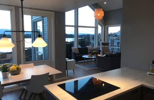 Steinsland House | Summer cottage with large terrace and panoramic views