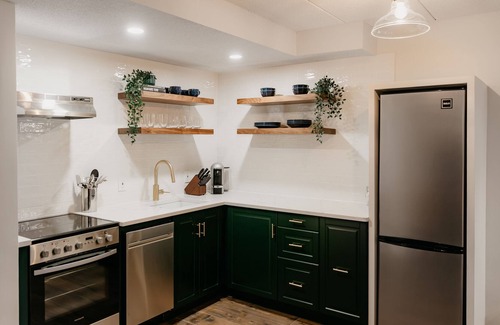 West Dover Apartment | Summer Dream! The Handle Studio