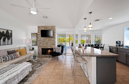 Indian Wells House | Summer Escape: Save 25% Now!