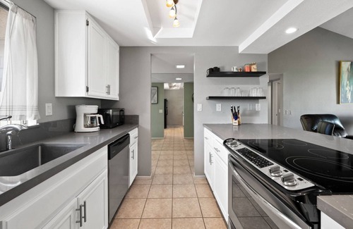 Palm Desert Condo | Summer Escape: Save 25% Now!