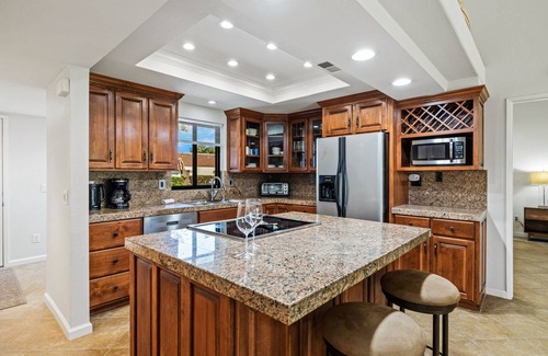 Palm Desert Condo | Summer Escape: Save 25% Now!