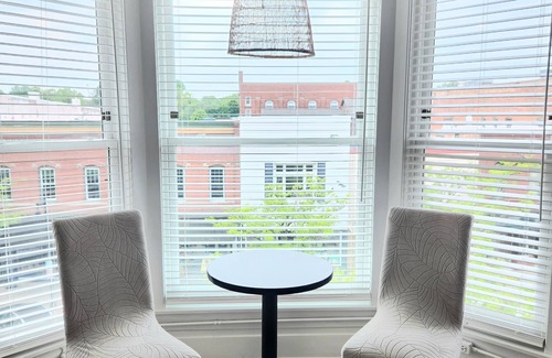 South Haven Apartment | Summer Fling 3rd Floor Downtown Studio