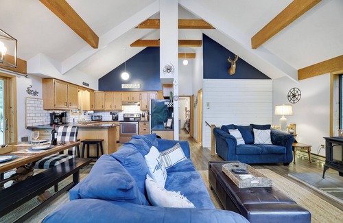 Briar Crest Woods Ski Chalet | Summer Fun Chalet Near Lake W/BBQ, Fire Pit, Stargazing Deck & Hot Tub