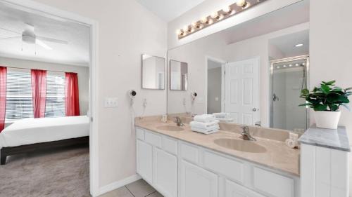 Kissimmee House | Summer Getaway - 5-Bedroom Home with Private Pool!