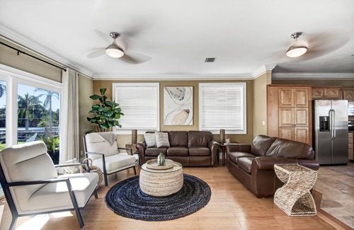 Isles of Capri House | Summer Getaway by the Bay. Nice views of Pompano Bay. Near Marco Island Beaches.