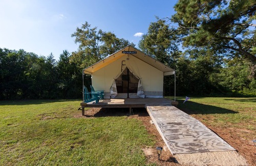 Coldspring RV Rental | Summer Hike Glamping by Sam Houston National Park