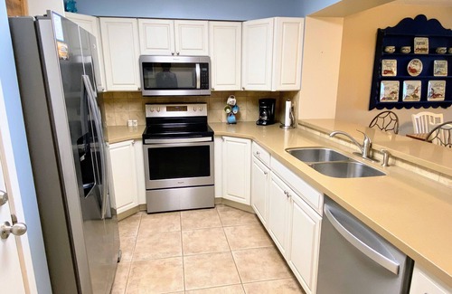 Isle of Palms Condo | Summer House 109 - Beach Walkout - 30 Secs to Sand