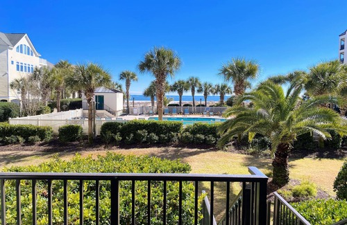 Isle of Palms Condo | Summer House 109 - Beach Walkout - 30 Secs to Sand
