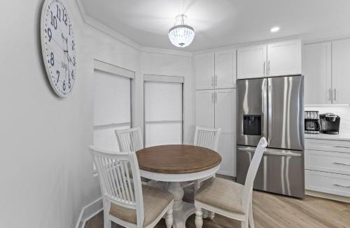 Isle of Palms Apartment | Summer House 202 - 3BR Oceanfront Condo! View!