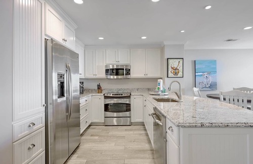 Isle of Palms Condo | Summer House 203 - Ocean View Haven! Pool!