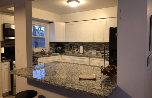 Long Branch Apartment | Summer house 3 bedrooms apartment in long Branch first floor