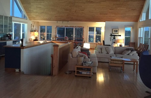 Saint Peters Bay Cottage | Summer house 400m walk to the beach, PEI permit # 2301261