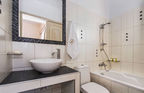 Perissa Villa | Summer House Collection Luxury 5 Bedroom Villa close to Black Sand Beach