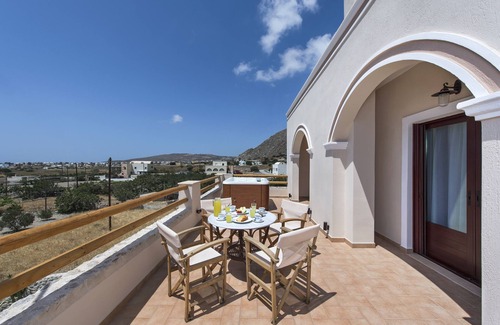 Perissa Villa | Summer House Collection - Villa Stella Luxury 3 Bedroom next to Black Sand Beach