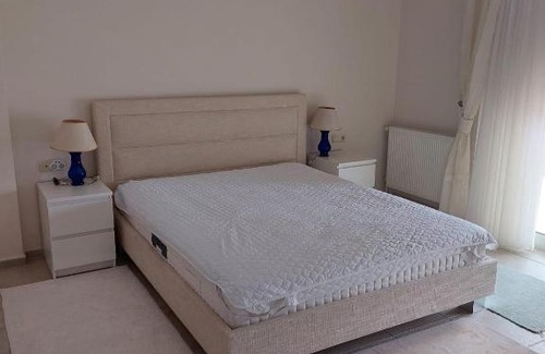 Altınyunus Mahallesi House | Summer house in Cesme, Turkey, very close to sea