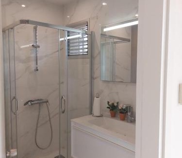 Altınyunus Mahallesi House | Summer house in Cesme, Turkey, very close to sea
