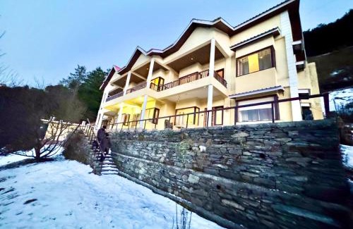 Theog Resort | Summer House Kufri l Charvi Retreat