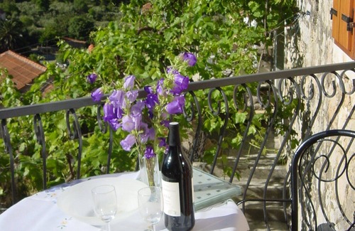 Pitve Villa | Summer is already beckoning! - book now to relax in charming Pitve by the sea!