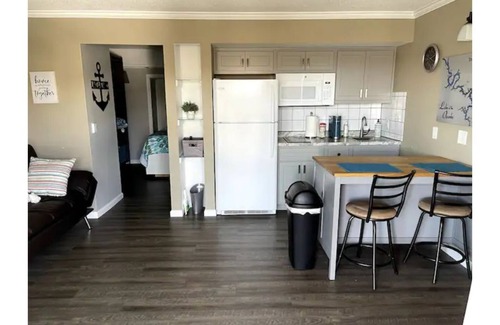Lake Ozark Condo | Summer is calling! Enjoy this 1b/1b lakeside condo with amazing views!