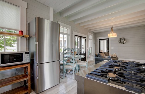 Lake Carolina House | Summer Kitchen Cottage/Lake Carolina/Colombia,S.C./Harborside Community
