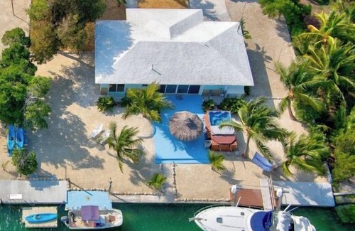Marathon House | Summer Openings - Last Minute Savings! Deep Water Canal, SwimSpa Pool, Kayaks!