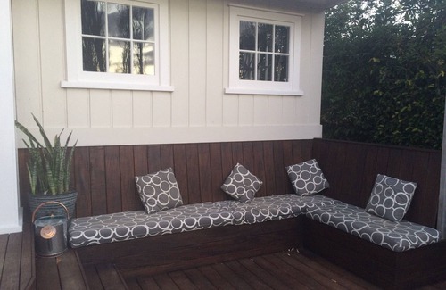 St. Heliers House | Summer paradise - family home sleeps 8 - great pool and stunning section