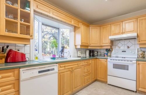 Vernon House | Summer Paradise III - Vernon Lakeshore Home on Huge Lot