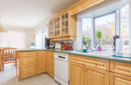 Vernon House | Summer Paradise III - Vernon Lakeshore Home on Huge Lot