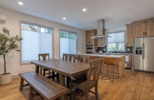 Government Camp Cabin | Summer perfect basecamp, close to lakes,hiking, skiing